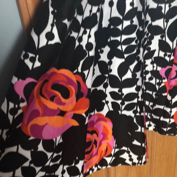 Spring dress - Picture 3 of 3